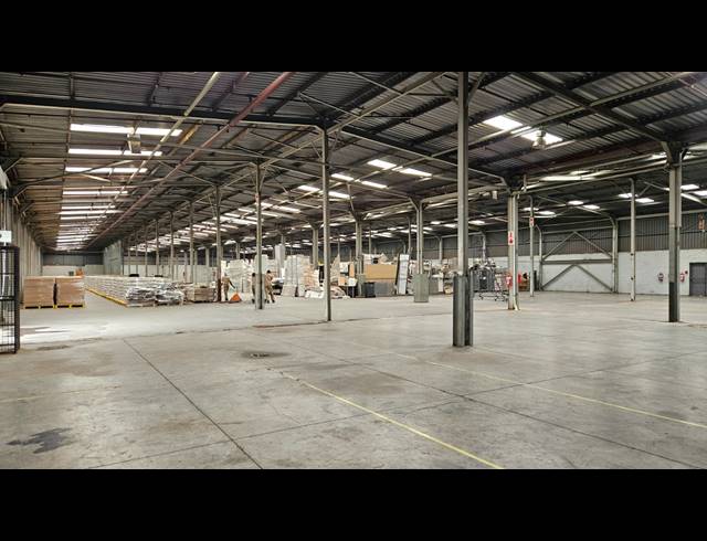 6,974M² WAREHOUSE TO LET IN HUGHES
